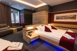 Отели типа «постель и завтрак» Villa Winterpol Карпач Улучшенный четырехместный номер-16